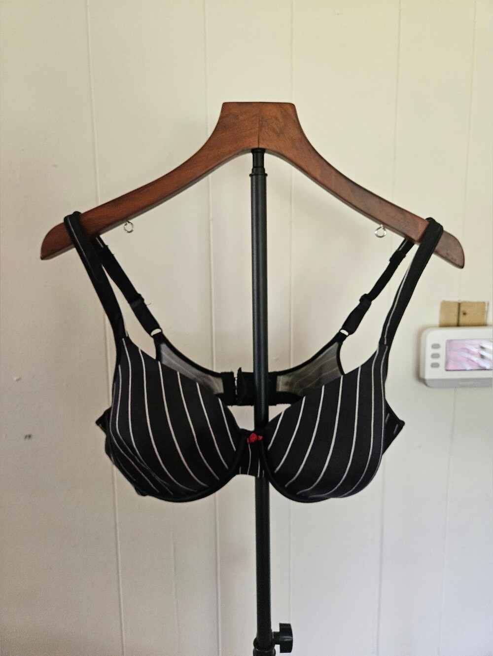 Unbranded Black and White Pinstripe Underwire Bra Size 38C